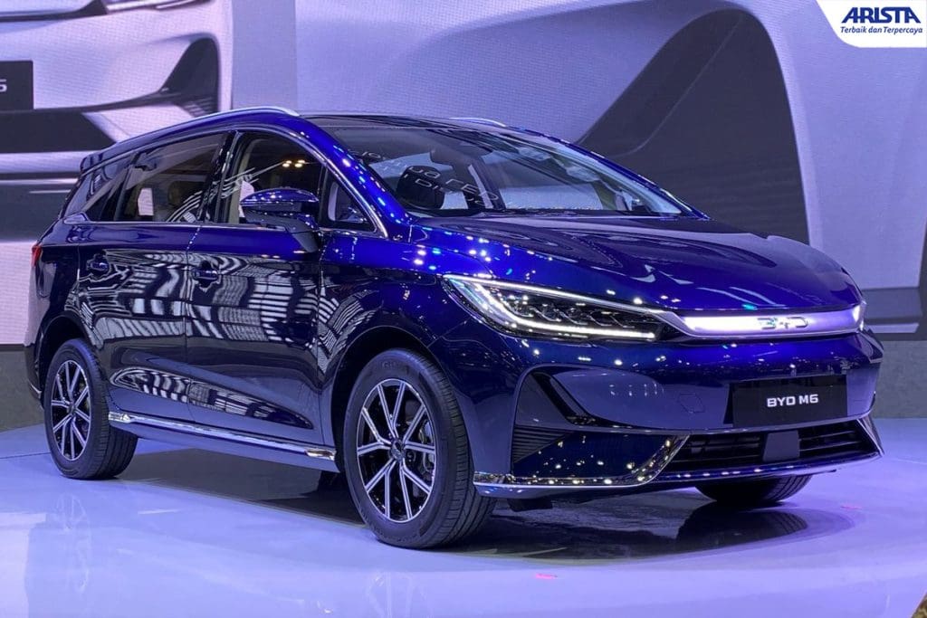 byd M6