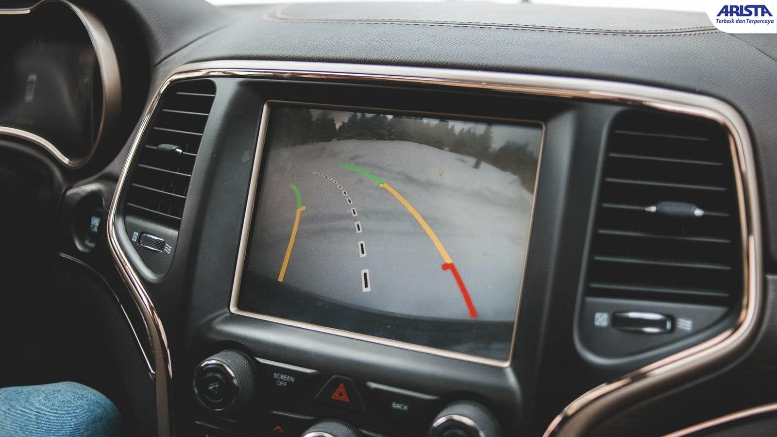 Cara Kerja Sensor Parkir dan Jenisnya pada Mobil