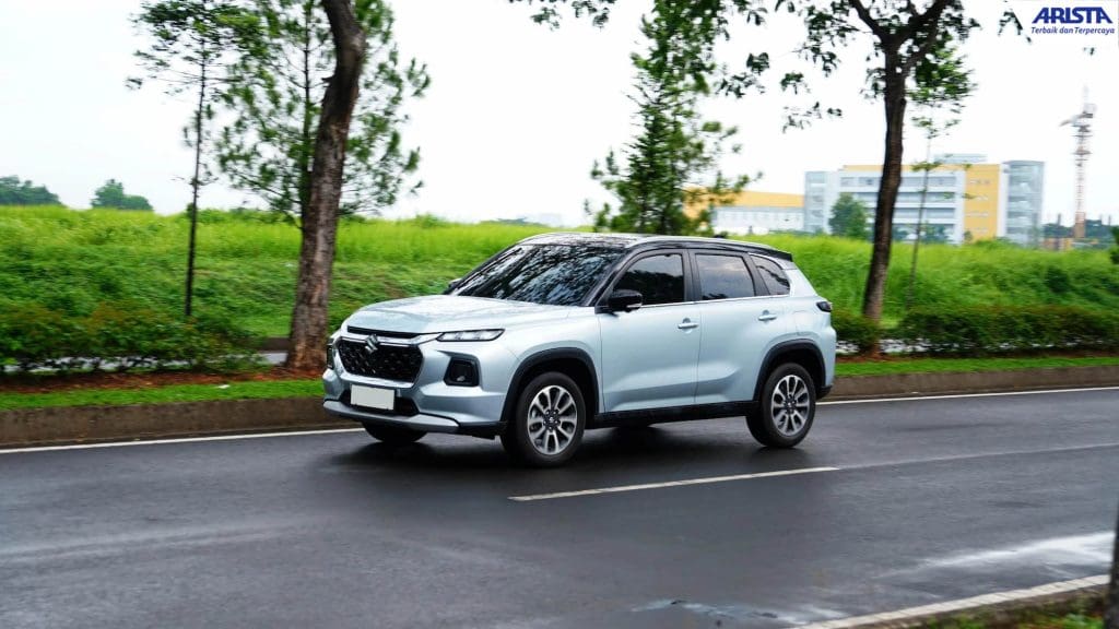 mobil hybrid suzuki
