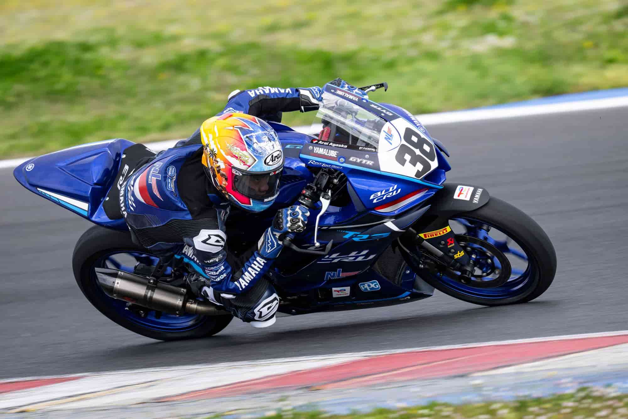 Arai Agaska Debut R3 BLU CRU World Cup
