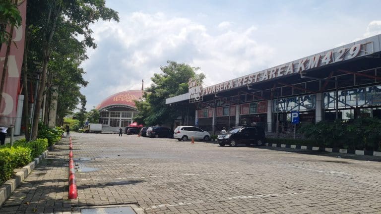 Rest Area di Jalan Tol